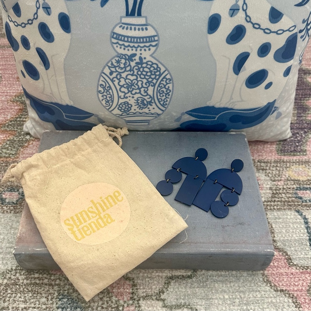 Sunshine Tienda * Rare Find*